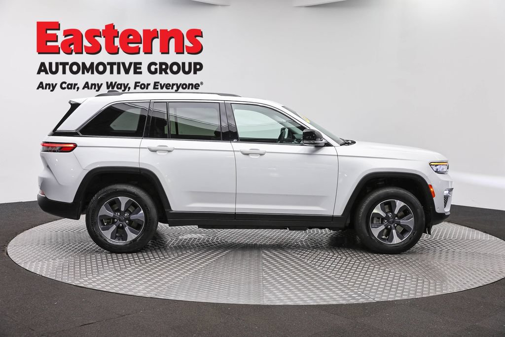 Used 2022 Jeep Grand Cherokee Limited 4xe w/ Luxury Tech Group II AWD/4WD image 5