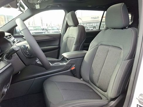 New 2025 Jeep Grand Cherokee L Laredo w/ Luxury Tech Group I image 9