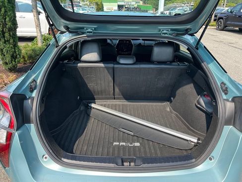 Used 2017 Toyota Prius Four FWD image 10