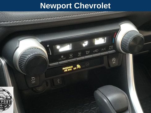 Used 2020 Toyota RAV4 LE image 21