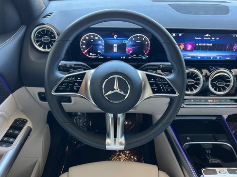 Certified 2025 Mercedes-Benz GLA 250 image 17