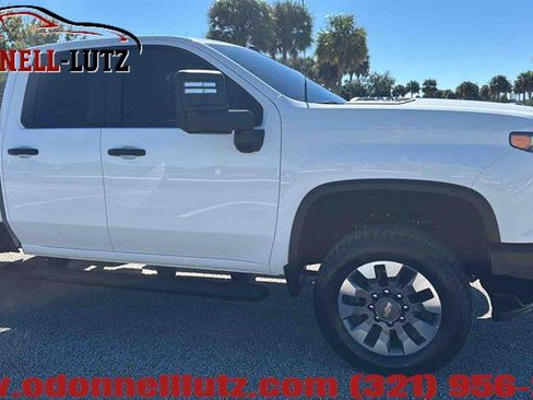 Used 2024 Chevrolet Silverado 2500 Custom w/ Custom Convenience Package image 7