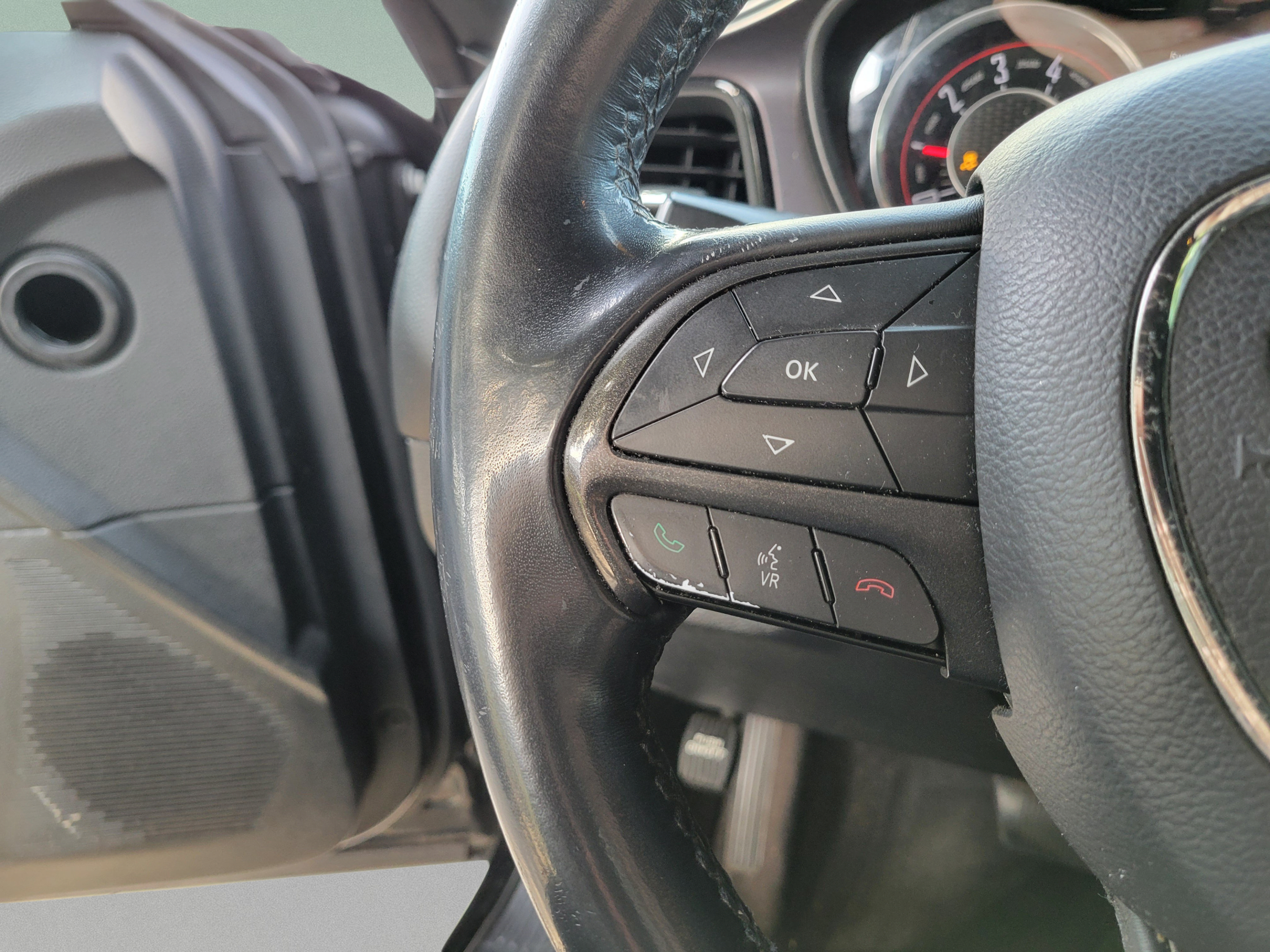 Used 2016 Dodge Challenger SXT RWD image 23