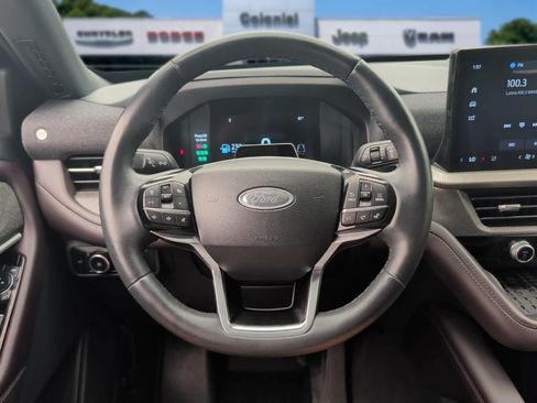 Used 2025 Ford Explorer Platinum AWD/4WD image 18