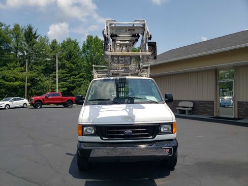 Used 2005 Ford E-350 and Econoline 350 Extended Super Duty RWD image 4
