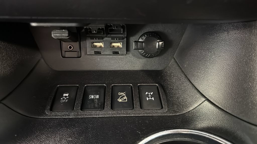 Used 2019 Toyota Highlander XLE AWD/4WD image 30