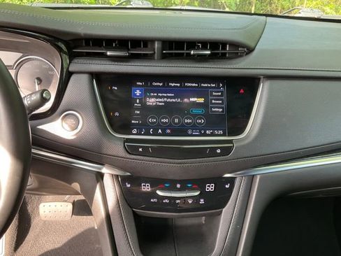 Used 2025 Cadillac XT5 Premium Luxury FWD image 14