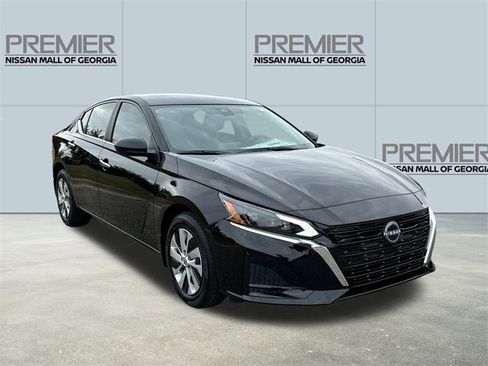 New 2025 Nissan Altima 2.5 S image 3