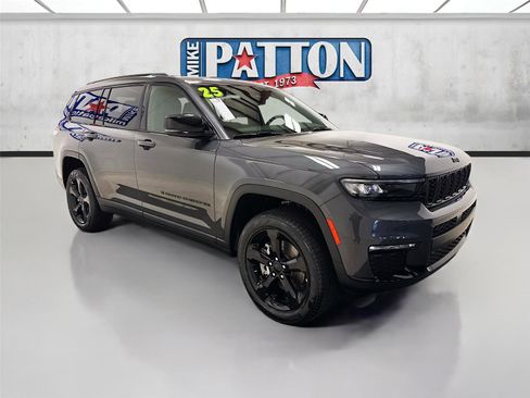 Used 2025 Jeep Grand Cherokee L Limited w/ Black Appearance Package AWD/4WD image 1