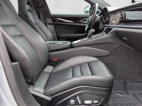 Used 2018 Porsche Panamera image 23