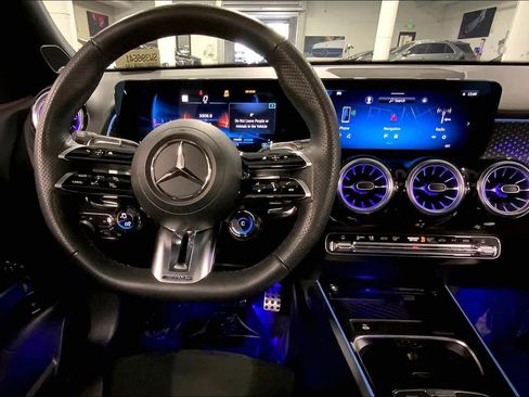 Used 2025 Mercedes-Benz GLB 35 AMG 4MATIC image 5