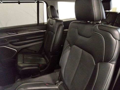 Used 2022 Jeep Grand Cherokee L Limited w/ Luxury Tech Group II image 40