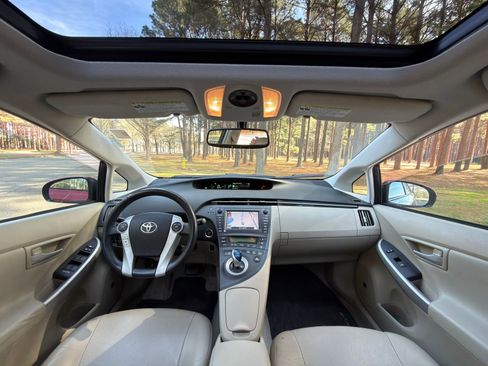 Used 2011 Toyota Prius image 2