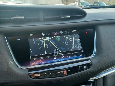 Used 2017 Cadillac XT5 Platinum image 12