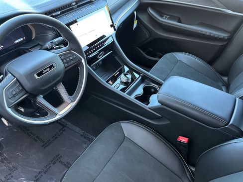 New 2026 Jeep Grand Cherokee L 4WD image 11