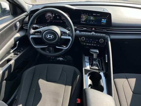 Used 2024 Hyundai Elantra SEL w/ Convenience Package FWD image 14