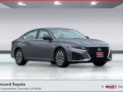 Used 2025 Nissan Altima 2.5 SV