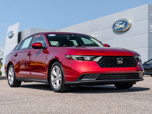 Used 2025 Honda Accord LX image 1