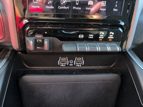 Used 2025 RAM 3500 Big Horn AWD/4WD image 14