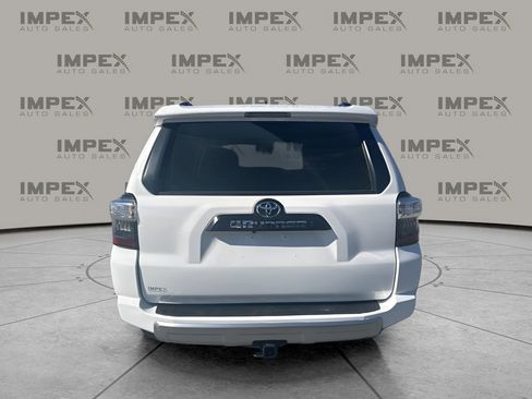 Used 2024 Toyota 4Runner TRD Off-Road Premium image 4