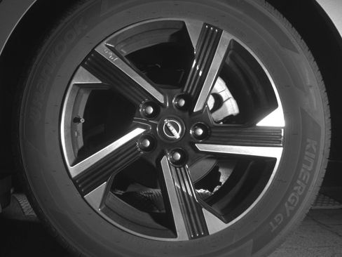 Used 2025 Nissan Sentra SV FWD image 12