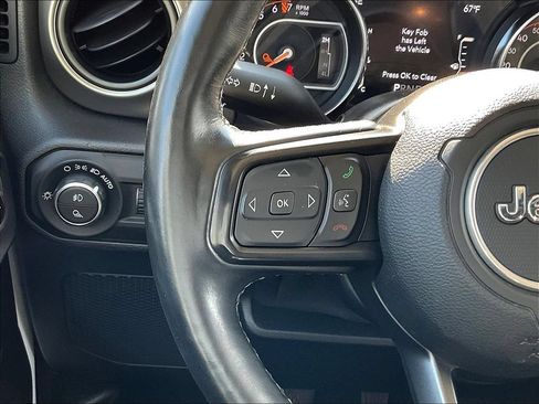 Used 2021 Jeep Gladiator Sport AWD/4WD image 12