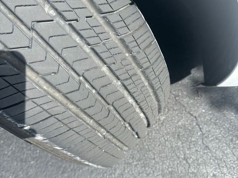 Used 2019 Buick Enclave Essence FWD image 10