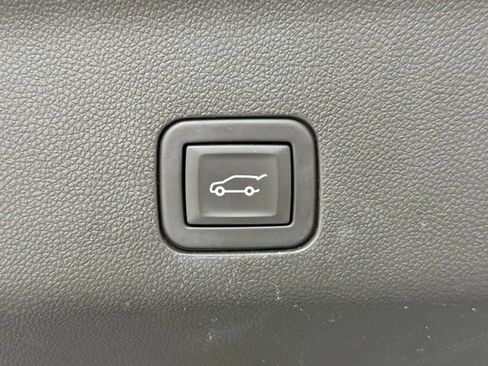 Used 2025 Cadillac Escalade Sport Platinum AWD/4WD image 18