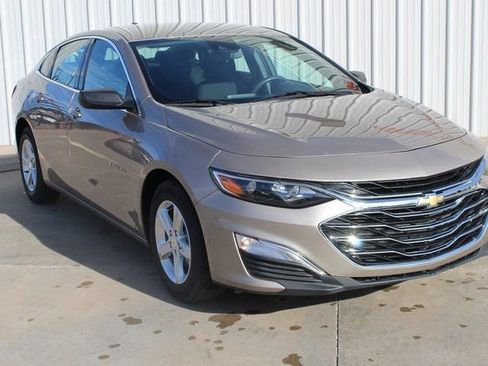 Used 2024 Chevrolet Malibu LS image 4