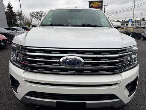 Used 2018 Ford Expedition XLT w/ Equipment Group 202A image 4
