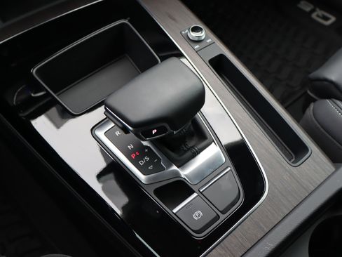 Used 2024 Audi Q5 e Premium image 29