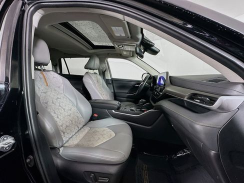 Used 2023 Toyota Highlander Bronze Edition image 30