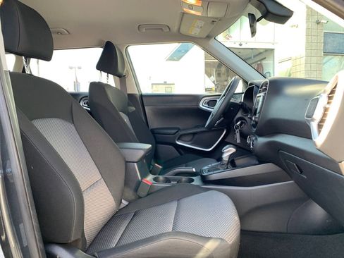 Used 2025 Kia Soul LX w/ LX Technology Package image 34
