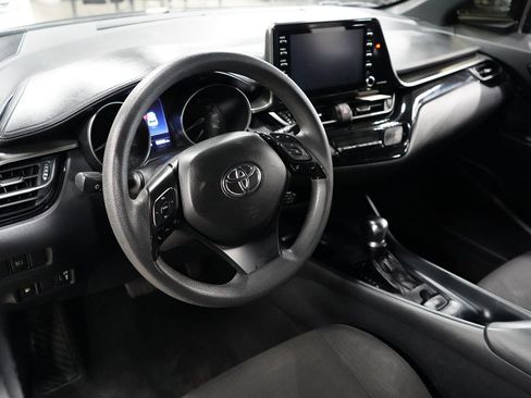 Used 2019 Toyota C-HR LE FWD image 12