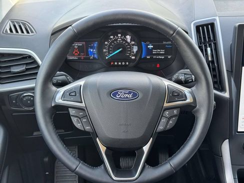 Used 2022 Ford Edge SEL w/ Convenience Package AWD/4WD image 11
