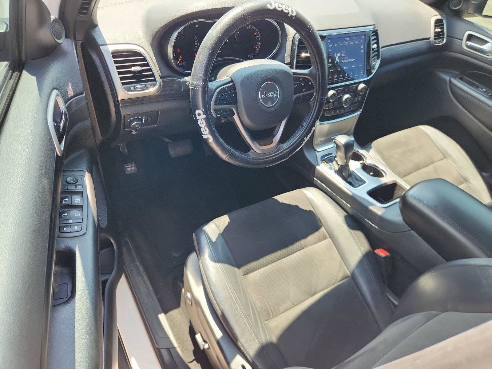 Used 2022 Jeep Grand Cherokee Laredo X AWD/4WD image 15