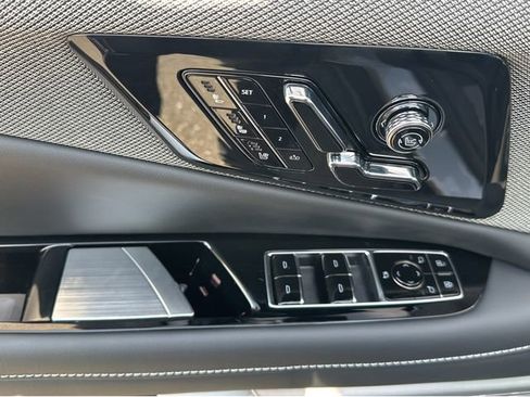 New 2026 Cadillac Optiq Luxury 2 w/ LPO, Floor Liner Package AWD/4WD image 33