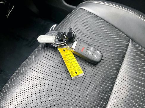 Used 2015 Jeep Grand Cherokee Overland RWD image 15