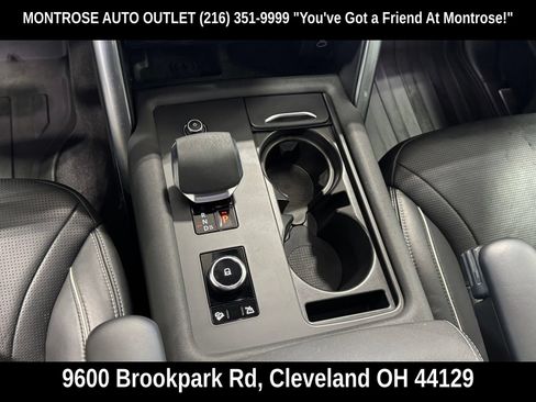Used 2022 Land Rover Discovery HSE R-Dynamic AWD/4WD image 25