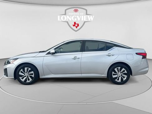 Used 2023 Nissan Altima 2.5 S FWD image 2