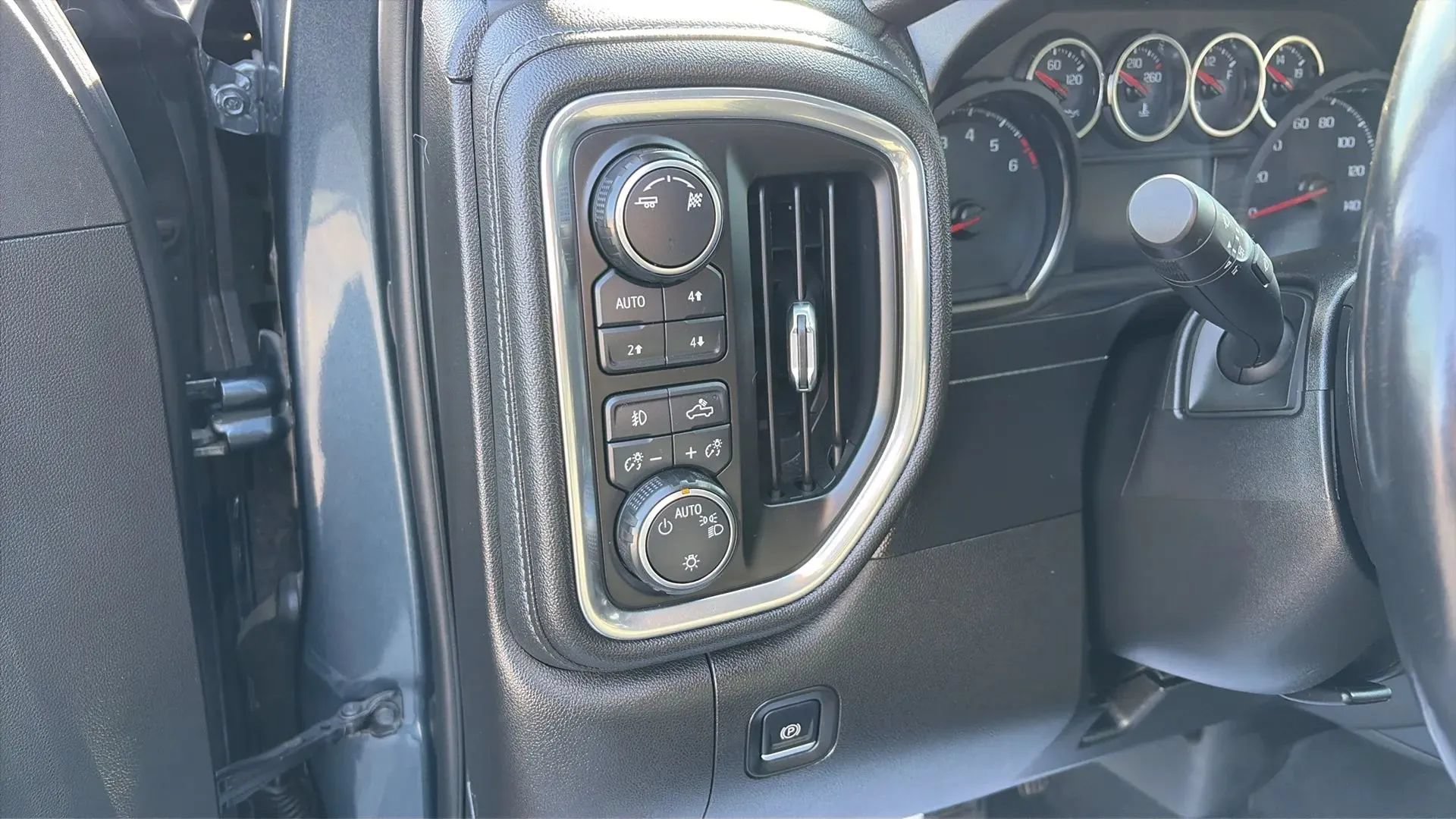 Used 2019 Chevrolet Silverado 1500 RST w/ All-Star Edition AWD/4WD image 13