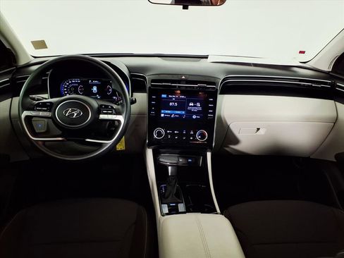 Used 2023 Hyundai Tucson SE image 14