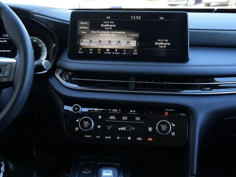 Certified 2025 INFINITI QX60 Luxe w/ Vision Package image 10