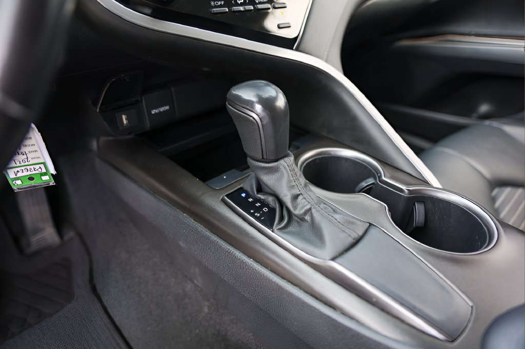 Used 2021 Toyota Camry SE FWD image 20