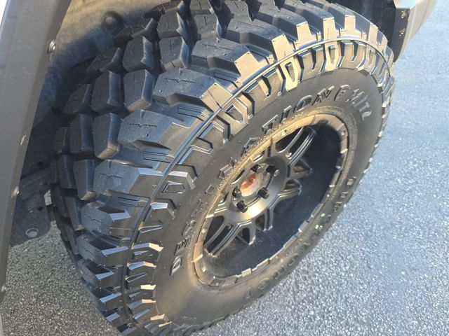 Used 2018 Jeep Wrangler Unlimited Sahara AWD/4WD image 27