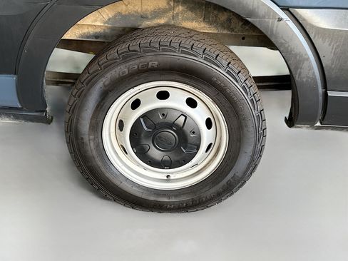 Used 2019 Ford Transit 250 Base image 31