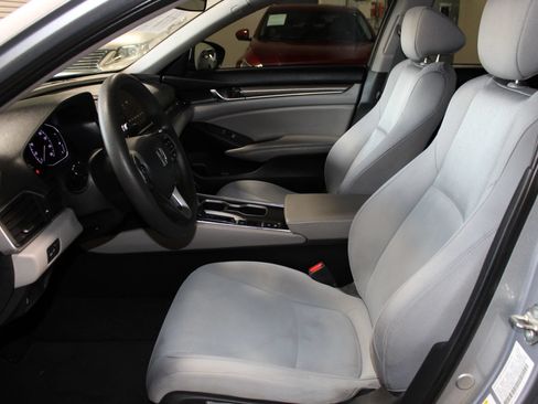 Used 2019 Honda Accord LX image 25