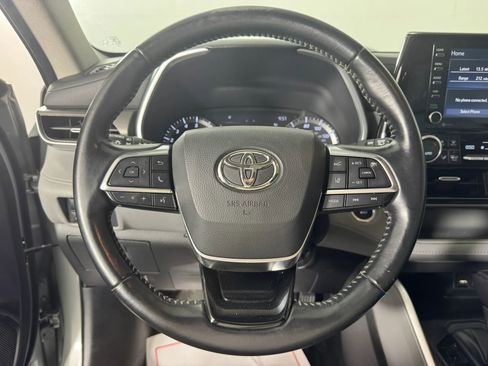 Used 2021 Toyota Highlander XLE image 13