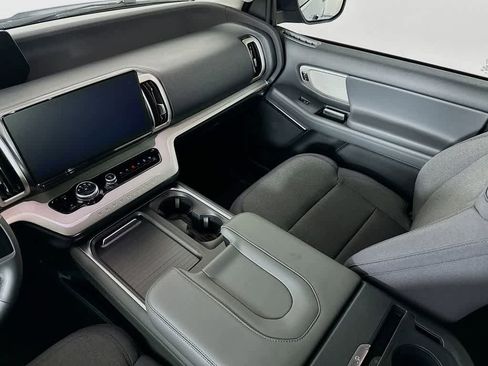 New 2026 Ford Expedition Active image 11