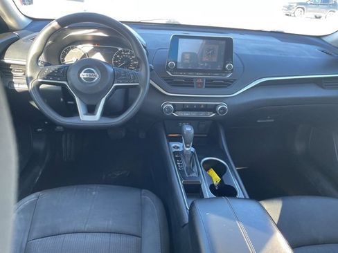 Used 2021 Nissan Altima 2.5 SV image 3